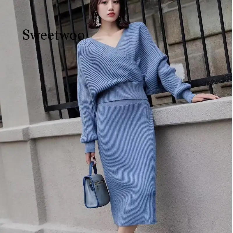 2020 knitted 2 piece set women lantern sleeve v neck sweater elastic waist knitted skirt female sweater suit
2020 knitted 2 piece set women lantern sleeve v neck sweater elastic waist knitted skirt female sweater suit