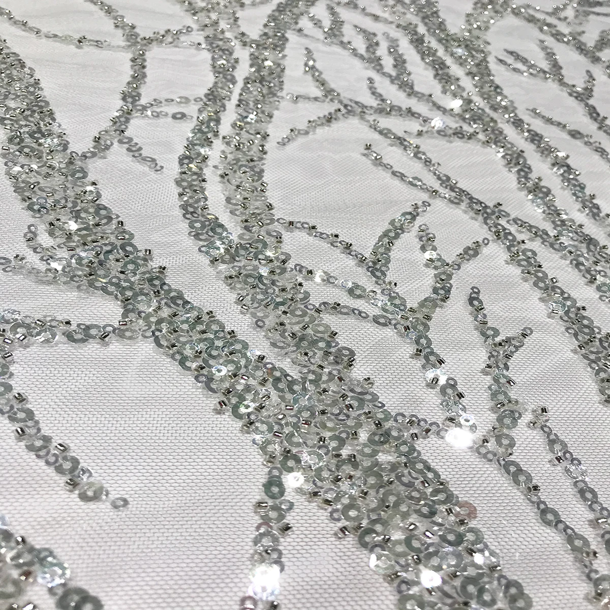 African Silver Sequins Embroidery Tree Pattern Tulle Fabric High Quality Organza White Bridal Beaded Mesh Lace For Party Wedding
African Silver Sequins Embroidery Tree Pattern Tulle Fabric High Quality Organza White Bridal Beaded Mesh Lace For Party Wedding