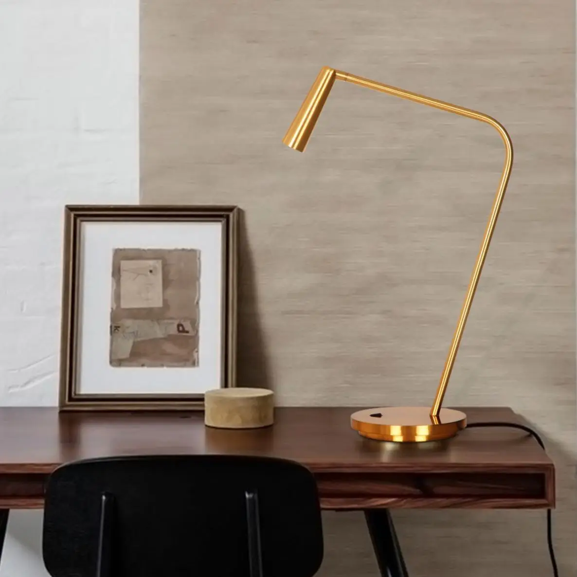 Postmodern Bedside Lamp Modern LED Table Lamp Adjustable Holder Desk Lamp Table Lamps for Bedroom Decoration Study Reading Light
Postmodern Bedside Lamp Modern LED Table Lamp Adjustable Holder Desk Lamp Table Lamps for Bedroom Decoration Study Reading Light