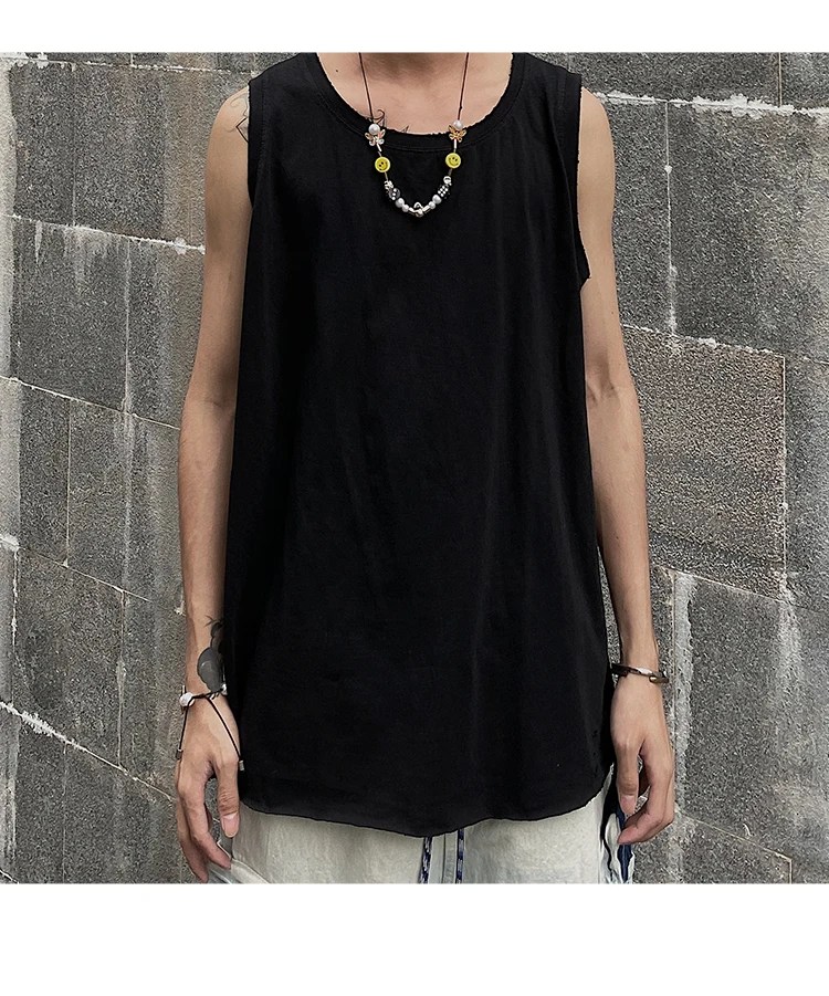 European and American high street dark solid color vest hip-hop tide brand hole loose inner base shirt sleeveless T-shirt me
European and American high street dark solid color vest hip-hop tide brand hole loose inner base shirt sleeveless T-shirt me