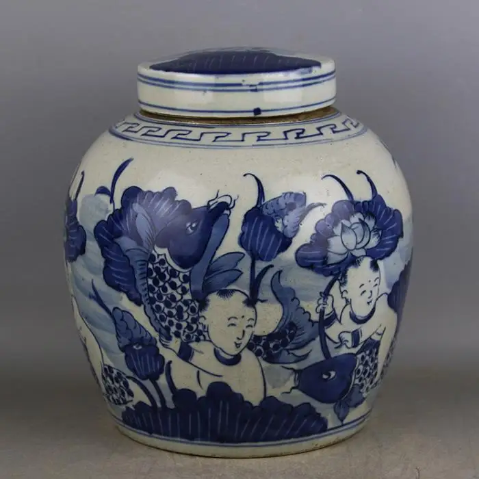 Conventional Hand-painted Blue And White Rich Fish Cover General Jar in Qing Dynasty
Conventional Hand-painted Blue And White Rich Fish Cover General Jar in Qing Dynasty