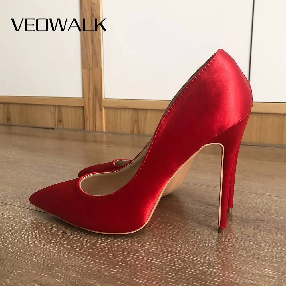 Veowalk, красные шелковые атласные женские элегантные туфли с острым носком на высоком каблуке, женские свадебные туфли-лодочки на шпильке, женская обувь 33-45
Veowalk, красные шелковые атласные женские элегантные туфли с острым носком на высоком каблуке, женские свадебные туфли-лодочки на шпильке, женская обувь 33-45
