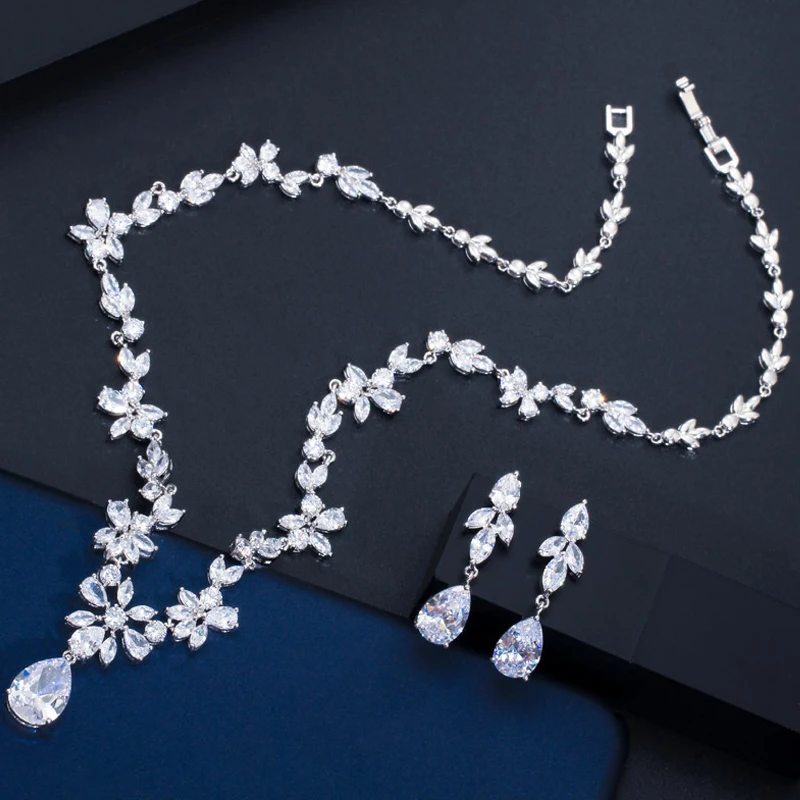 BeaQueen Exquisite Shiny CZ Crystal Cluster Flower Drop Earrings Necklace Sets for Brides Elegant Wedding Dress Jewelry JS089
BeaQueen Exquisite Shiny CZ Crystal Cluster Flower Drop Earrings Necklace Sets for Brides Elegant Wedding Dress Jewelry JS089