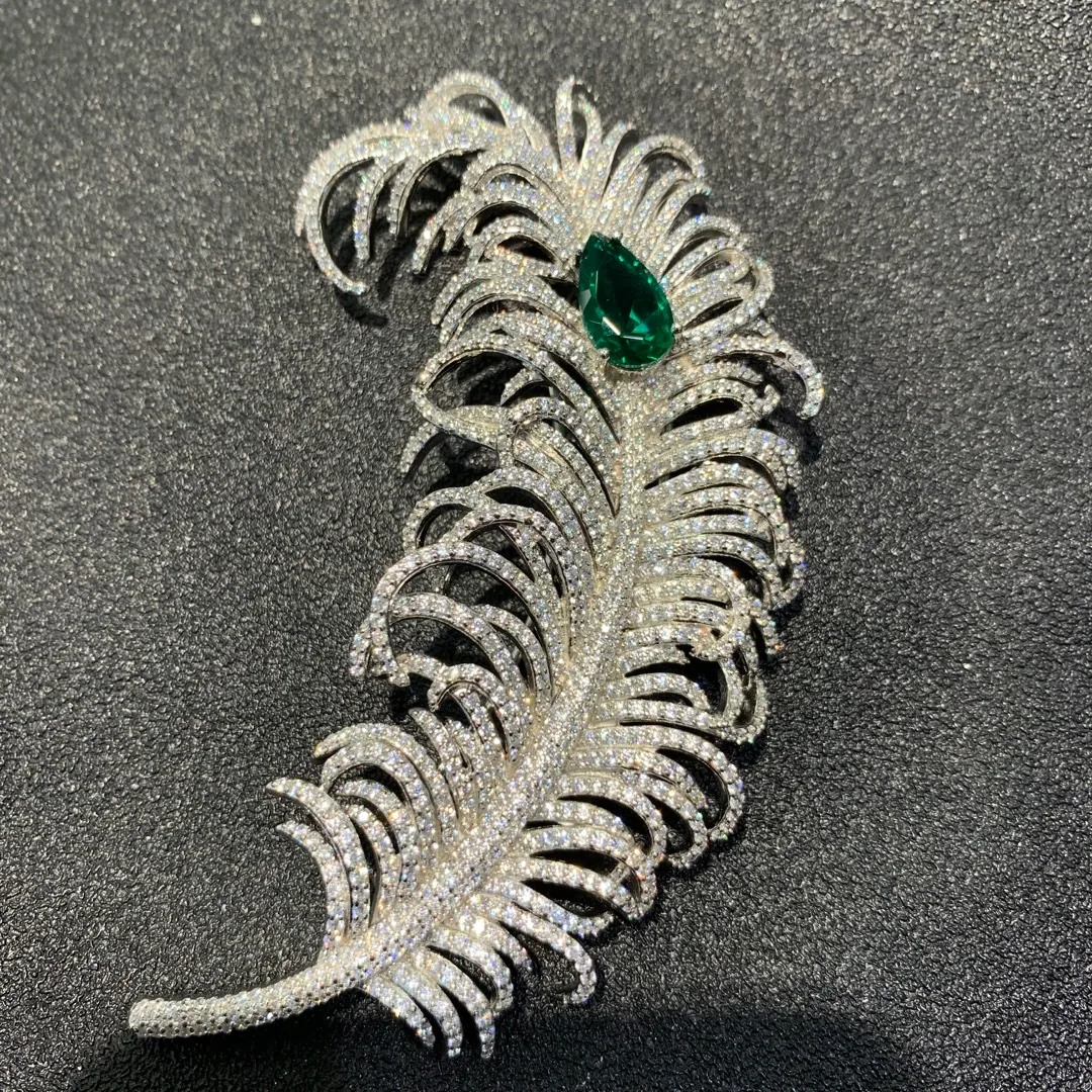 white color cubic zircon feather brooch classic 925 sterling silver fine jewelry decorate for west coat or dress free shipping
white color cubic zircon feather brooch classic 925 sterling silver fine jewelry decorate for west coat or dress free shipping
