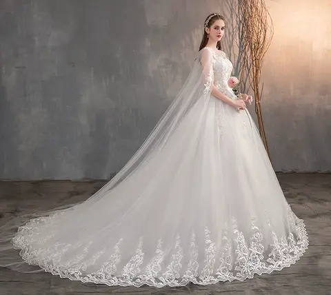 2026 Chinese Wedding Dress With Long Cap Lace Wedding Gown With Long Train Embroidery Princess Plus Szie Bridal Dress Customized