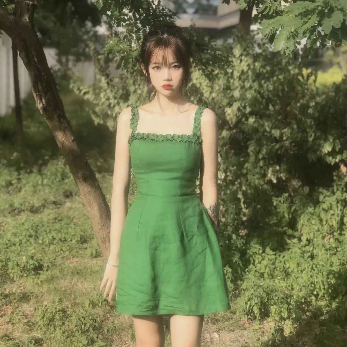 Sling Dress with Wooden Ears 2021 Summer Retro Square Neck Lace Cute Sweet Mini Short Dress Green Suspender Backless Dresses
Sling Dress with Wooden Ears 2021 Summer Retro Square Neck Lace Cute Sweet Mini Short Dress Green Suspender Backless Dresses