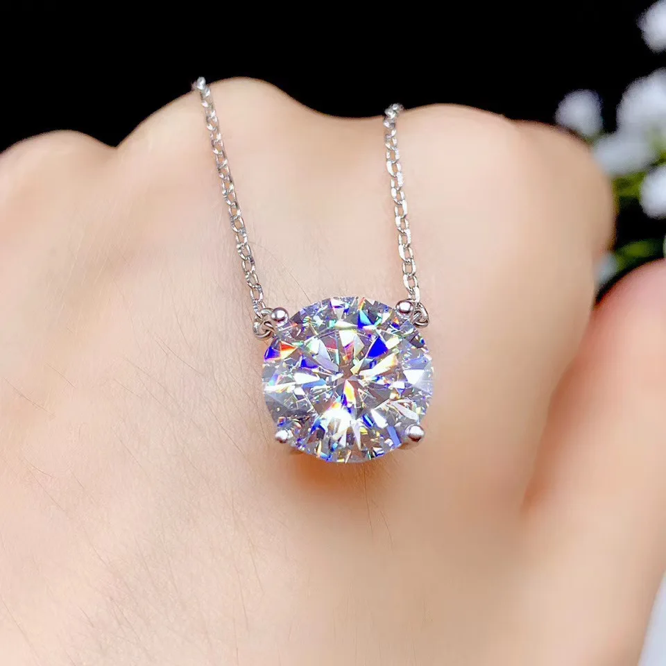 5ct moissanite Super popular styles, necklaces, ladies'party play. 925 pure silver
5ct moissanite Super popular styles, necklaces, ladies'party play. 925 pure silver