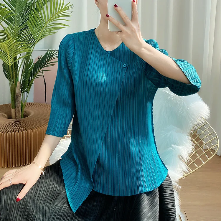 HOT SELLING Miyake fashion fold three quarter T-shirt o-neck solid Buttons T-shirt IN STOCK
HOT SELLING Miyake fashion fold three quarter T-shirt o-neck solid Buttons T-shirt IN STOCK