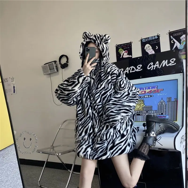 Autumn winter hoodies jacket for wome 2022 retro zebra pattern loose mid-length plus velvet long-sleeved Without lining
Autumn winter hoodies jacket for wome 2022 retro zebra pattern loose mid-length plus velvet long-sleeved Without lining