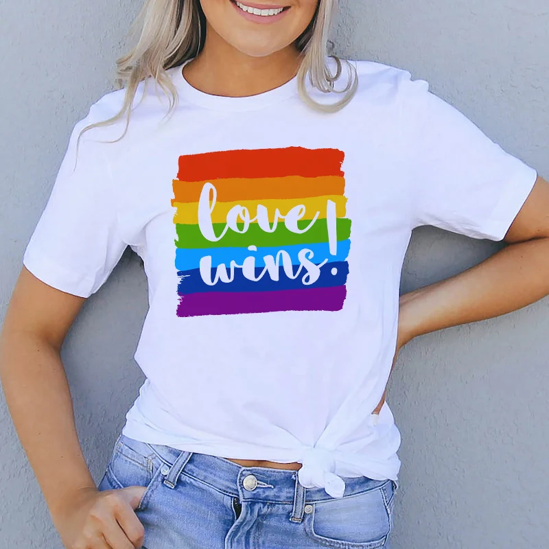 Футболка ЛГБТ с надписью Love Wins, женская летняя повседневная Радужная футболка с коротким рукавом, футболки для лесбиянок, геев, прайдов, топы ЛГБТ, одежда
Футболка ЛГБТ с надписью Love Wins, женская летняя повседневная Радужная футболка с коротким рукавом, футболки для лесбиянок, геев, прайдов, топы ЛГБТ, одежда
