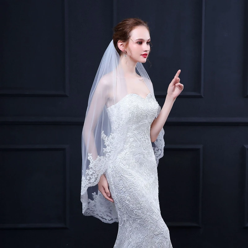 New Arrival Soft Tulle Short Bridal veils Lace Appliques Ivory Wedding accessories Sexy Bridal headwear Casamento Veu de noiva
New Arrival Soft Tulle Short Bridal veils Lace Appliques Ivory Wedding accessories Sexy Bridal headwear Casamento Veu de noiva