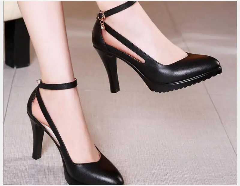 New summer Wedding stiletto heels hollow out sandals women's high heels shoes decoration sweet dating shoes office lady shoes
New summer Wedding stiletto heels hollow out sandals women's high heels shoes decoration sweet dating shoes office lady shoes