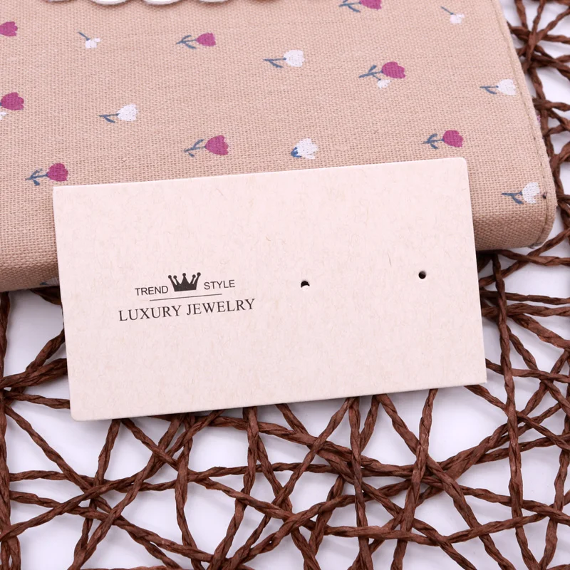 Luxury Jewelry 100pcs Earring Card Display Jewelry Custom Personal Style Design 5x9cm Simple Beige Earrings Cards Wholesale
Luxury Jewelry 100pcs Earring Card Display Jewelry Custom Personal Style Design 5x9cm Simple Beige Earrings Cards Wholesale