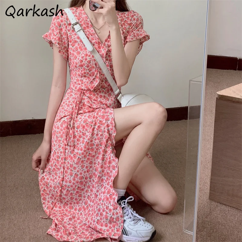 Short Sleeve Dress Women Floral V-neck Retro Korean Style Summer Holiday Romance Design Ladies Sweet Vestidos Midi Leisure Chic
Short Sleeve Dress Women Floral V-neck Retro Korean Style Summer Holiday Romance Design Ladies Sweet Vestidos Midi Leisure Chic