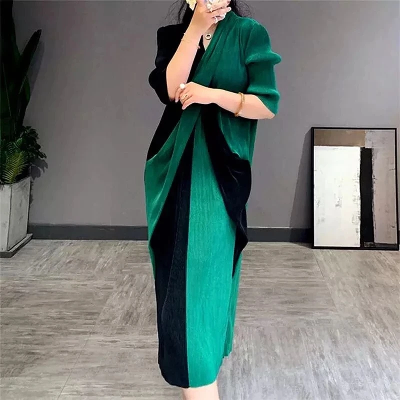 Miyake Pleated French High Fashion Temperament Niche Dress, V-Neck Long Irregular Dress, X Design, Autumn and Winter, 2023
Miyake Pleated French High Fashion Temperament Niche Dress, V-Neck Long Irregular Dress, X Design, Autumn and Winter, 2023