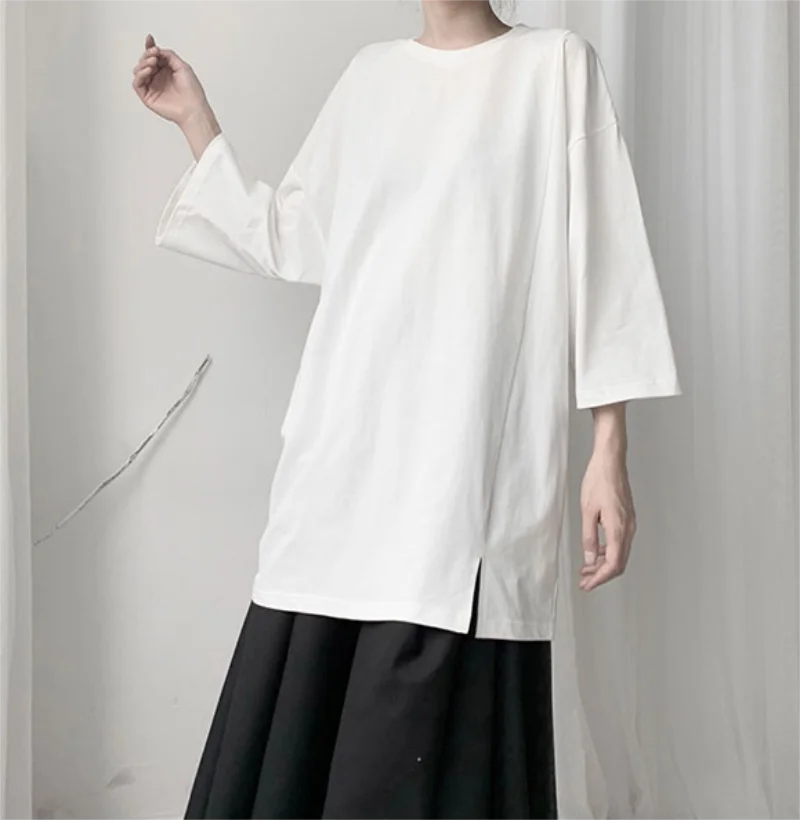 Women's summer new irregular slits asymmetric loose round collar solid color short-sleeved T-shirt fashion match
Women's summer new irregular slits asymmetric loose round collar solid color short-sleeved T-shirt fashion match