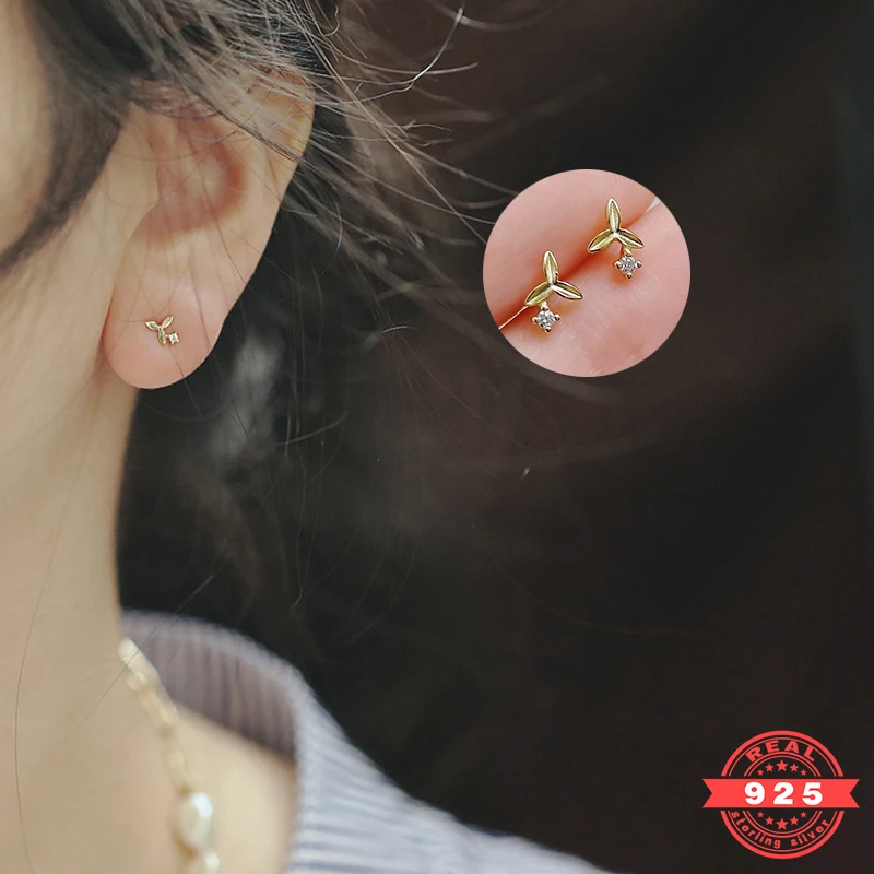 925 Sterling Silver Japanese and Korean Style Clover Stud Earrings Light Luxury Ladies Valentine's Day Gift Wedding Jewelry RD27
925 Sterling Silver Japanese and Korean Style Clover Stud Earrings Light Luxury Ladies Valentine's Day Gift Wedding Jewelry RD27