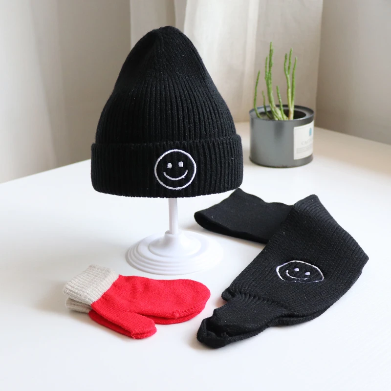 Autumn and winter baby hat bib set boys and girls warm hat scarf candy color smiley face wool hat tide children hat
Autumn and winter baby hat bib set boys and girls warm hat scarf candy color smiley face wool hat tide children hat