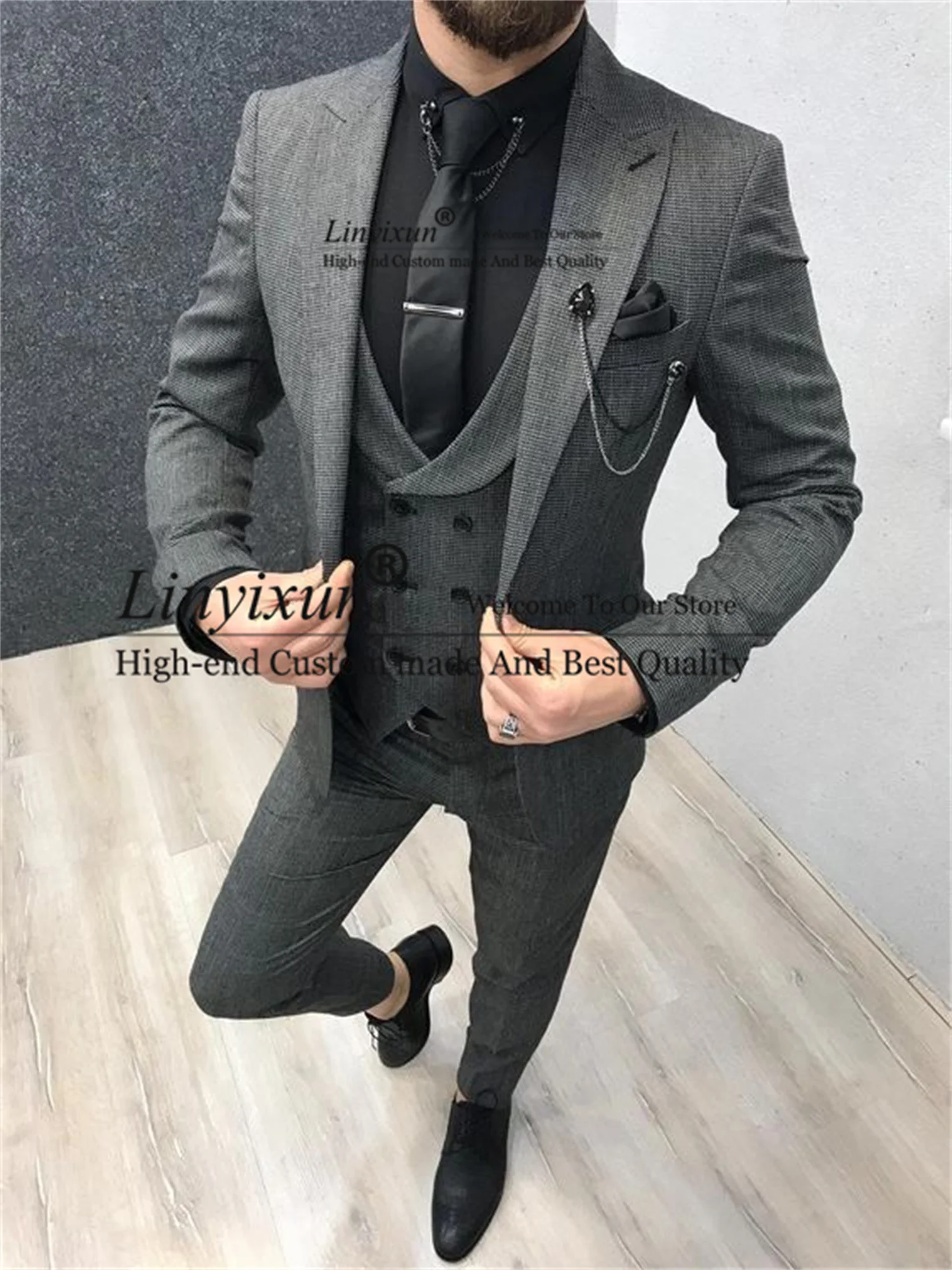 Formal Grey Men Suits Slim Fit Man Tuxedos 3 Piece Jacket Pants Vest Set Traje Hombre Business Male Prom Blazer Terno Masculino
Formal Grey Men Suits Slim Fit Man Tuxedos 3 Piece Jacket Pants Vest Set Traje Hombre Business Male Prom Blazer Terno Masculino