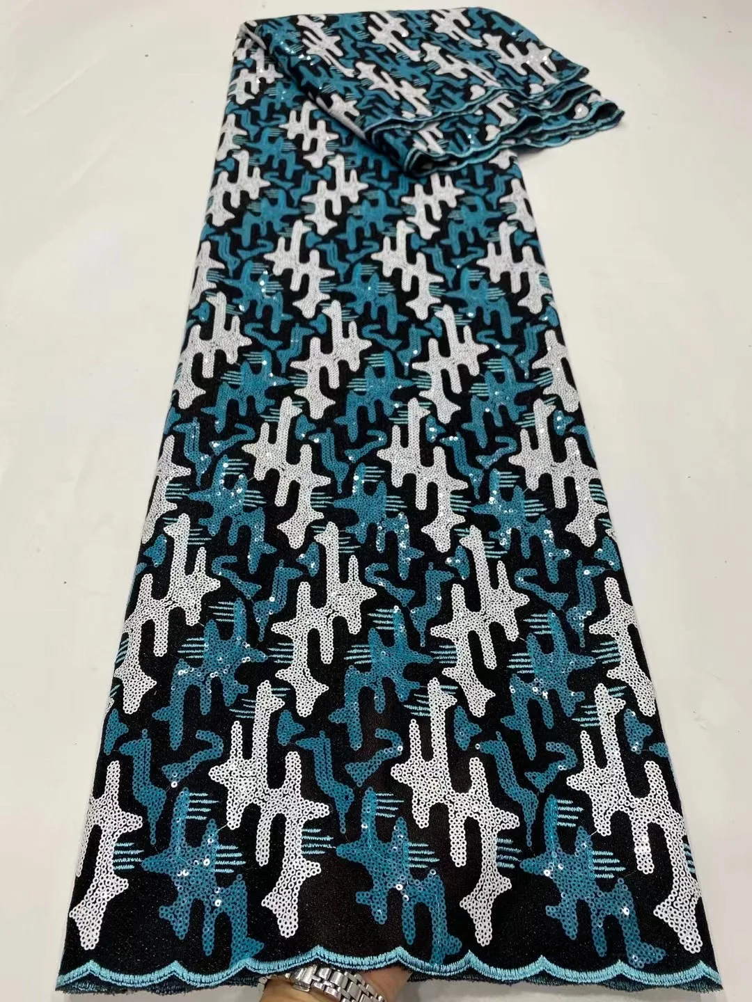 2021 Latest Double Color Sequins Lace Fabric Nigerian Lace Fabric With Sequins Net French African Lace Fabric for Party KDP21147 
2021 Latest Double Color Sequins Lace Fabric Nigerian Lace Fabric With Sequins Net French African Lace Fabric for Party KDP21147