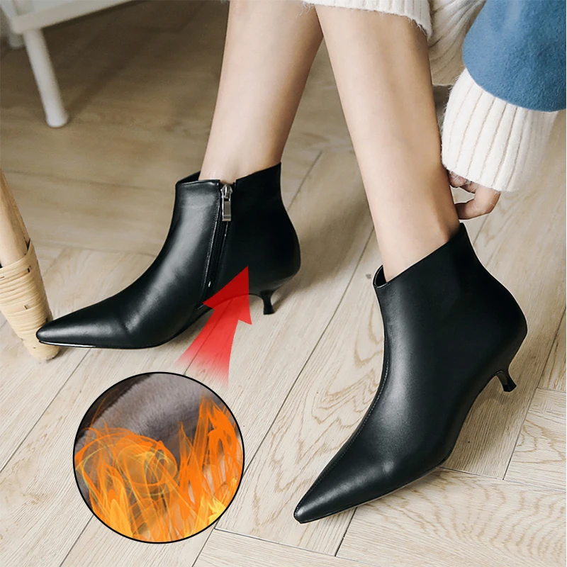 Plus Size 34-43 Fashion Genuine Leather Pointed Toe Low Heeled Boots Pumps Shoes Woman Zipper Ankle Boots Thin Heel Women Boots
Plus Size 34-43 Fashion Genuine Leather Pointed Toe Low Heeled Boots Pumps Shoes Woman Zipper Ankle Boots Thin Heel Women Boots