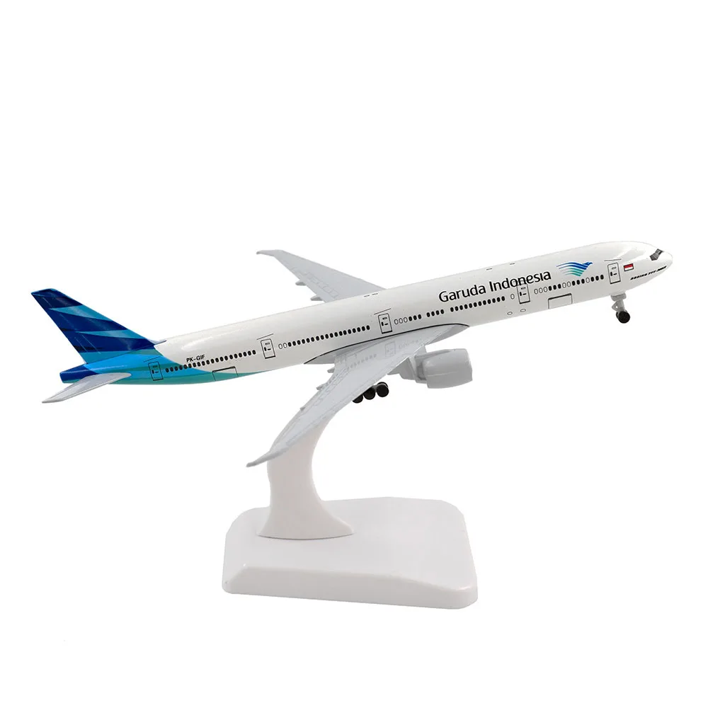 Летательный аппарат Garuda, Индонезия, Боинг 777 с посадочным шасси, модель самолета B777 из сплава, подарок для детей, коллекционное украшение, 20 см
Летательный аппарат Garuda, Индонезия, Боинг 777 с посадочным шасси, модель самолета B777 из сплава, подарок для детей, коллекционное украшение, 20 см