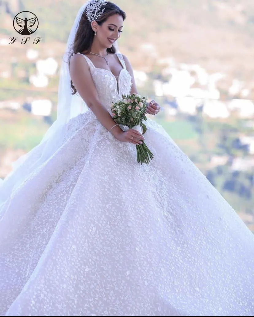 Designer Wedding Dresses Juliet Neck Lace Sleeveless Ball Gown Chapel Train Robe De Mariee
Designer Wedding Dresses Juliet Neck Lace Sleeveless Ball Gown Chapel Train Robe De Mariee