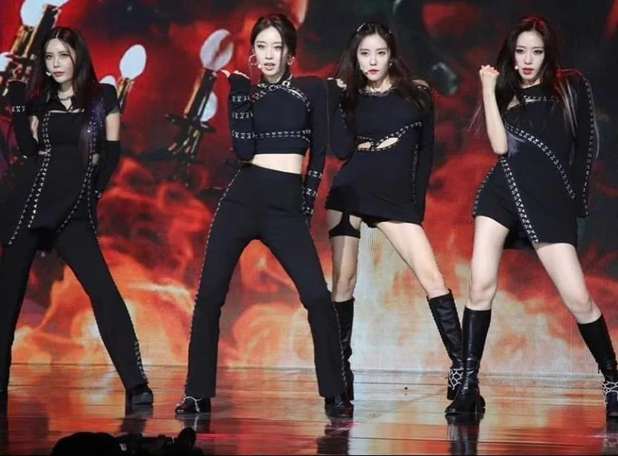 Kpop корейский певец танцы на шесте женские пикантные брюки с высокой талией Джаз Одежда для танца для ночного клуба женский облегающий костюм для сцены с длинным рукавом
Kpop корейский певец танцы на шесте женские пикантные брюки с высокой талией Джаз Одежда для танца для ночного клуба женский облегающий костюм для сцены с длинным рукавом