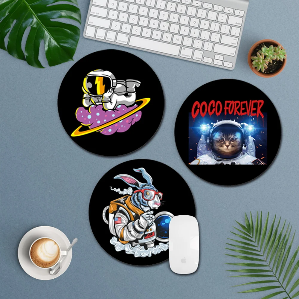 Anti-Slip Mat Mouse Pad Astronaut Pattern Waterproof Leather Laptop Pc Gaming Muizen Mat Nieuwe Bureau Kussen Mode Comfortabele
Anti-Slip Mat Mouse Pad Astronaut Pattern Waterproof Leather Laptop Pc Gaming Muizen Mat Nieuwe Bureau Kussen Mode Comfortabele