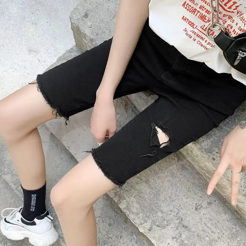 Summer Women High Waist Biker Shorts Denim Knee-Length Denim Shorts Tassel Casual Female Fit Jeans Vintage Ladies Bermuda Shorts
Summer Women High Waist Biker Shorts Denim Knee-Length Denim Shorts Tassel Casual Female Fit Jeans Vintage Ladies Bermuda Shorts