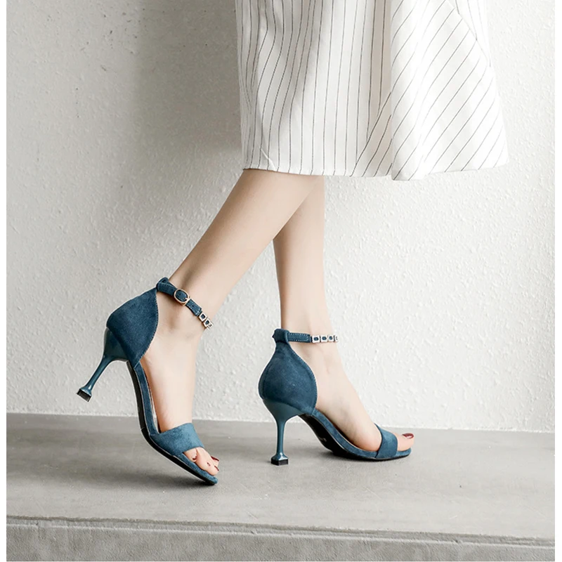 Fashion Casual Suede Heels Women's Sandals Summer Gladiator Shoes Breathable Flat Slippers Open Toe Slides
Fashion Casual Suede Heels Women's Sandals Summer Gladiator Shoes Breathable Flat Slippers Open Toe Slides