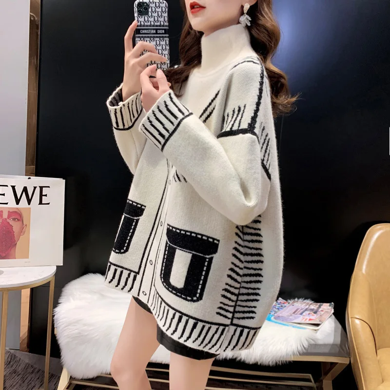Retro Autumn 2023 New Fashion Loose College Style Outside Half-high Collar Long-sleeved Sweater Sweater Women Tide
Retro Autumn 2023 New Fashion Loose College Style Outside Half-high Collar Long-sleeved Sweater Sweater Women Tide