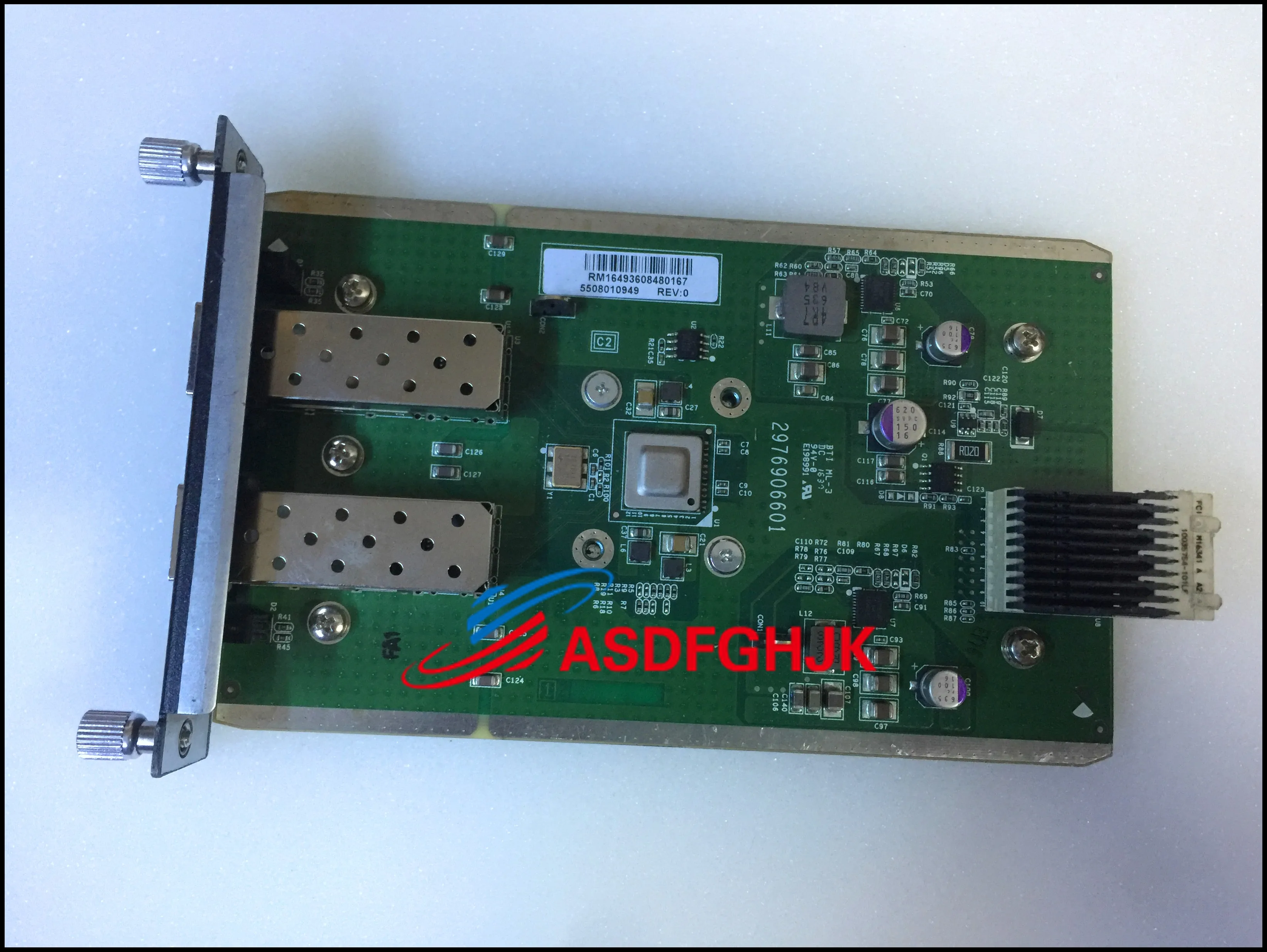 Б/у Оригинал для Dell Network N30XX 10GSFP 10GE SFP + модуль восходящей связи 041VC 3 Test OK
Б/у Оригинал для Dell Network N30XX 10GSFP 10GE SFP + модуль восходящей связи 041VC 3 Test OK