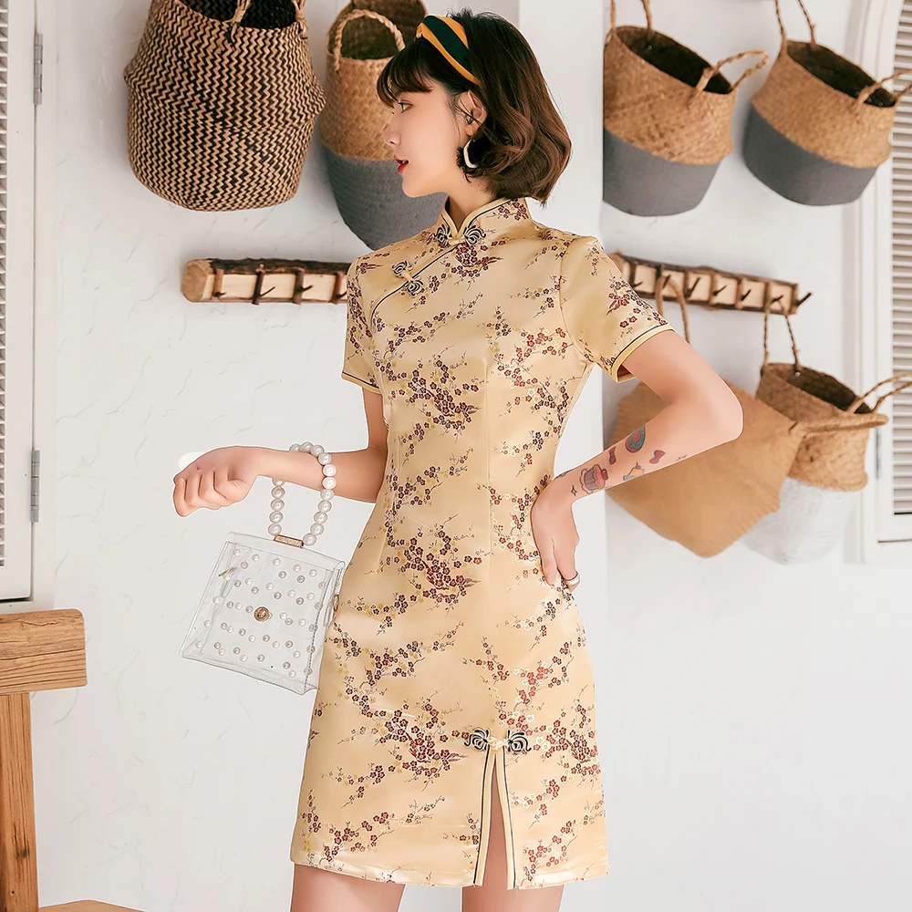Женское Атласное Вечернее платье Qipao, элегантное винтажное атласное платье большого размера 3XL с высоким Чонсам с высоким разрезом и цветами
Женское Атласное Вечернее платье Qipao, элегантное винтажное атласное платье большого размера 3XL с высоким Чонсам с высоким разрезом и цветами