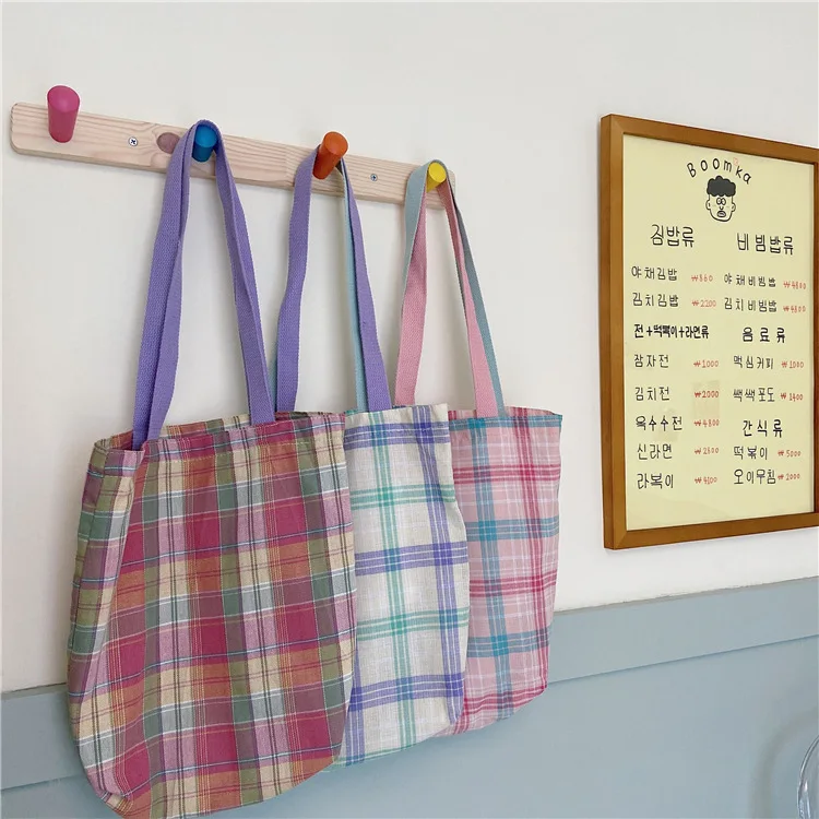 Plaid hand bag canvas shoulder bag cute student cotton bag wholesale recycled cotton bag eco canvas bag women large tote
Plaid hand bag canvas shoulder bag cute student cotton bag wholesale recycled cotton bag eco canvas bag women large tote