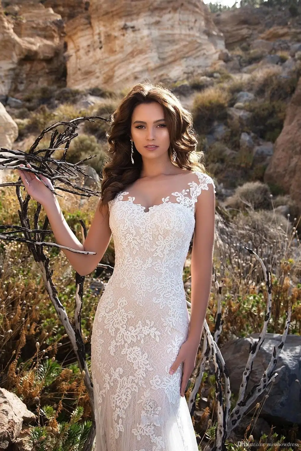 Elegant Lace Mermaid Wedding Dresses Sheer Cap Sleeves Lace Applique Sweep Train Wedding Bridal Gowns With Buttons
Elegant Lace Mermaid Wedding Dresses Sheer Cap Sleeves Lace Applique Sweep Train Wedding Bridal Gowns With Buttons