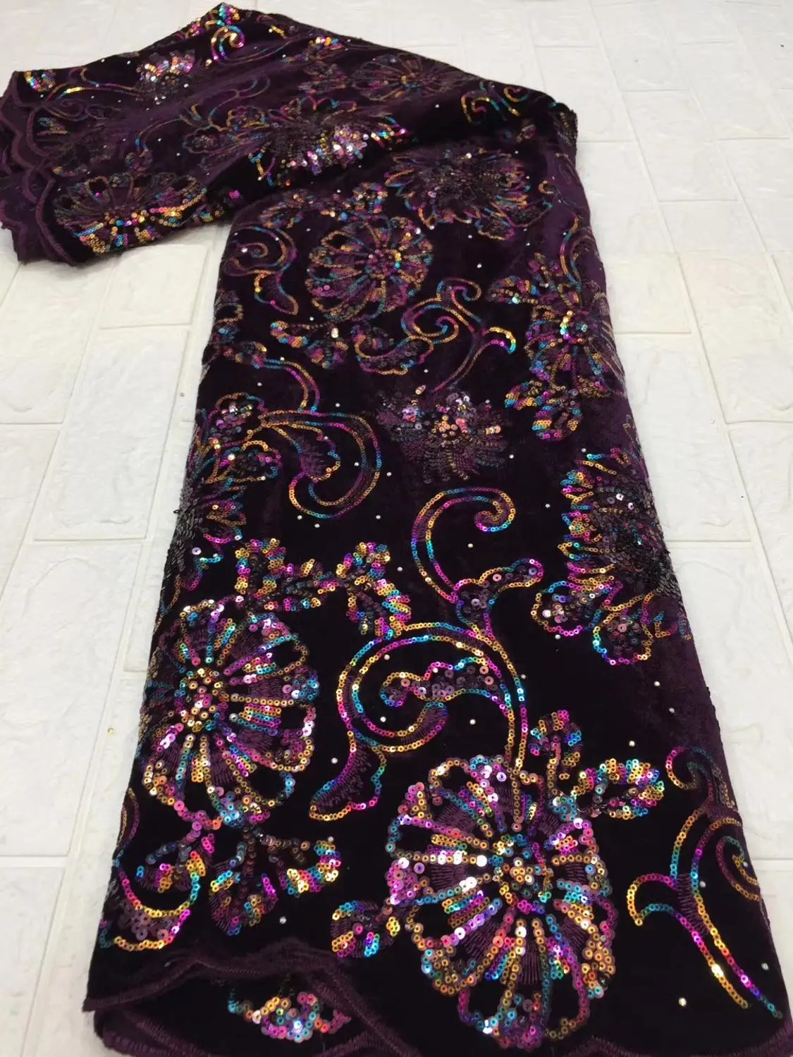 5 yards lovely African velvet lace fabric with Mesh Lining Nigerian Ghana sewing clothes Celebrants wear high quality TS8973
5 yards lovely African velvet lace fabric with Mesh Lining Nigerian Ghana sewing clothes Celebrants wear high quality TS8973