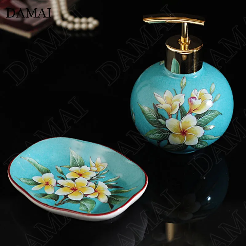 Chinese Flower Painting Ceramic Soap Dispenser Household Bathroom Accessories Set Painted Flowers Bird Decorative Shampoo Bottle
Chinese Flower Painting Ceramic Soap Dispenser Household Bathroom Accessories Set Painted Flowers Bird Decorative Shampoo Bottle