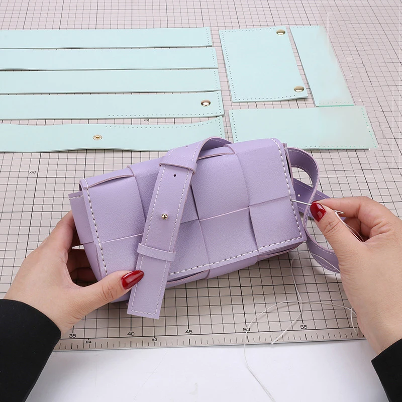 DIY квадратная сумка через плечо, набор материалов, кожаная сумка ручной работы, тканая для женщин, кошелек, аксессуары для шитья через плечо
DIY квадратная сумка через плечо, набор материалов, кожаная сумка ручной работы, тканая для женщин, кошелек, аксессуары для шитья через плечо