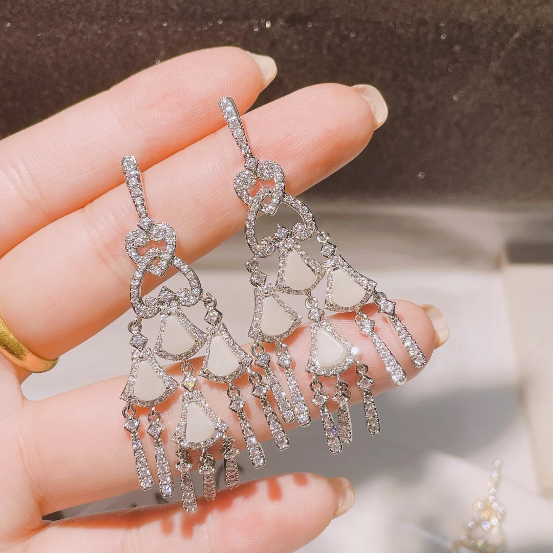 HIBRIDE Full Micro Cubic Zirconia Pave Drop Earrings for Women Bridal Trendy Geometric Design Costume Jewelry bijoux E-1032
HIBRIDE Full Micro Cubic Zirconia Pave Drop Earrings for Women Bridal Trendy Geometric Design Costume Jewelry bijoux E-1032