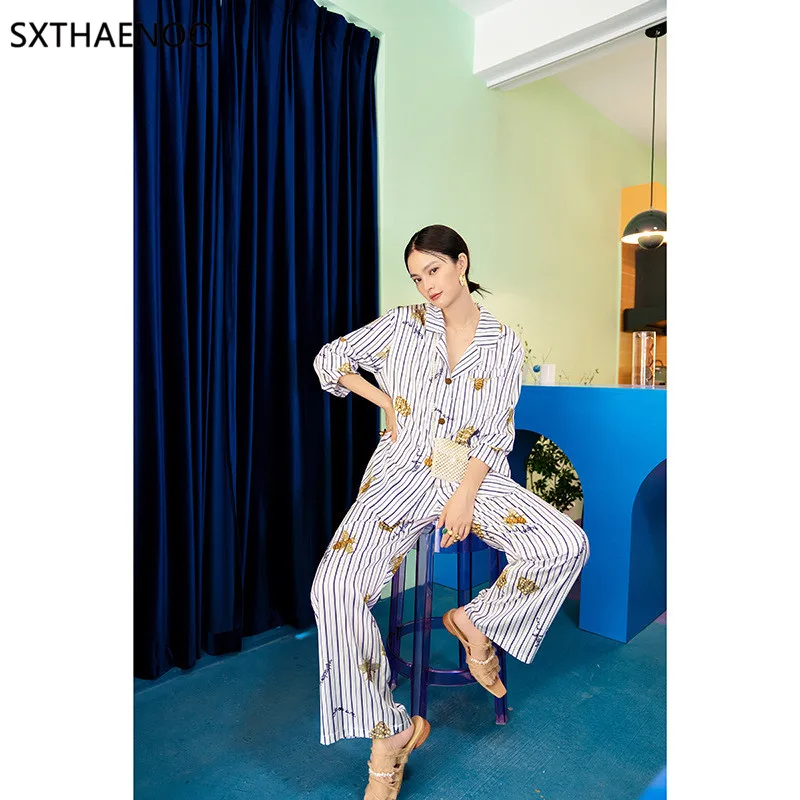 SXTHAENOO 2021 Spring Autumn Printed Silk Satin Pajamas Set Sleepwear Loungewear For Women Pyjama Femme 2 Pieces
SXTHAENOO 2021 Spring Autumn Printed Silk Satin Pajamas Set Sleepwear Loungewear For Women Pyjama Femme 2 Pieces