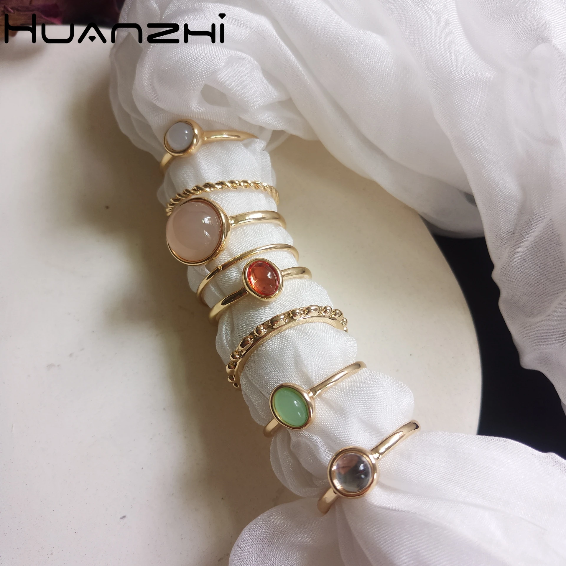 Винтажные летние цветные металлические кольца HUANZHI с камнями, корейские Популярные Кольца для женщин и девушек, Свадебная вечеринка
Винтажные летние цветные металлические кольца HUANZHI с камнями, корейские Популярные Кольца для женщин и девушек, Свадебная вечеринка