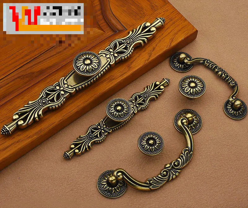 Simple European style cabinet door handle, green bronze rustic style, fine yellow retro handle
Simple European style cabinet door handle, green bronze rustic style, fine yellow retro handle