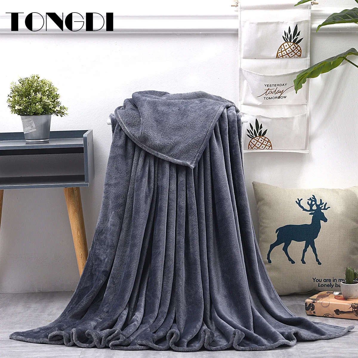TONGDI Soft Warm Light Fannel Fleece Fur Blanket Solid Winter Couch Cover Bed Sofa Machine Wash Plush Blanket Bedspread Children
TONGDI Soft Warm Light Fannel Fleece Fur Blanket Solid Winter Couch Cover Bed Sofa Machine Wash Plush Blanket Bedspread Children