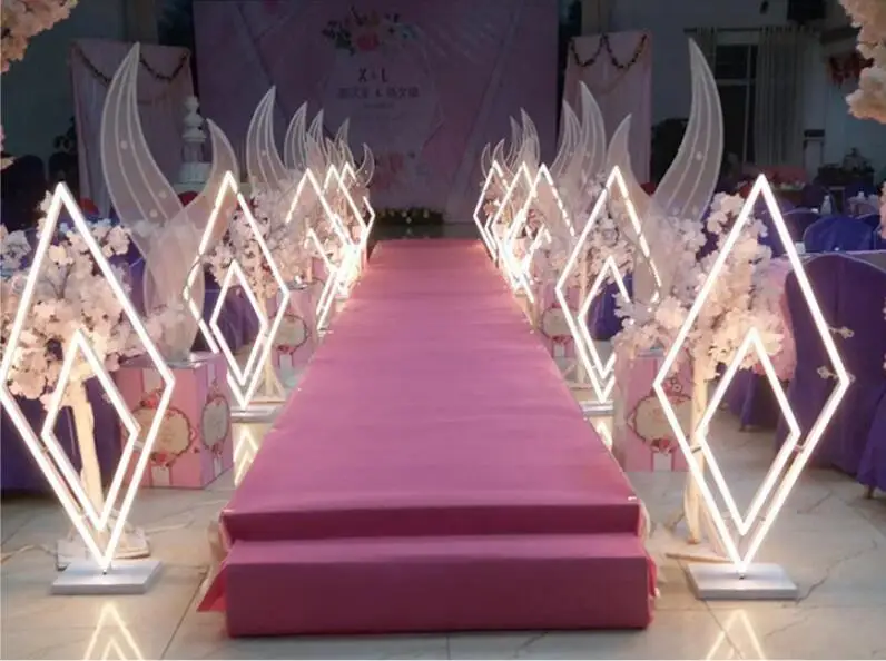 New wedding diamond road lead LED strip T stage background scene layout decorative oval double-sided luminous road lead
New wedding diamond road lead LED strip T stage background scene layout decorative oval double-sided luminous road lead