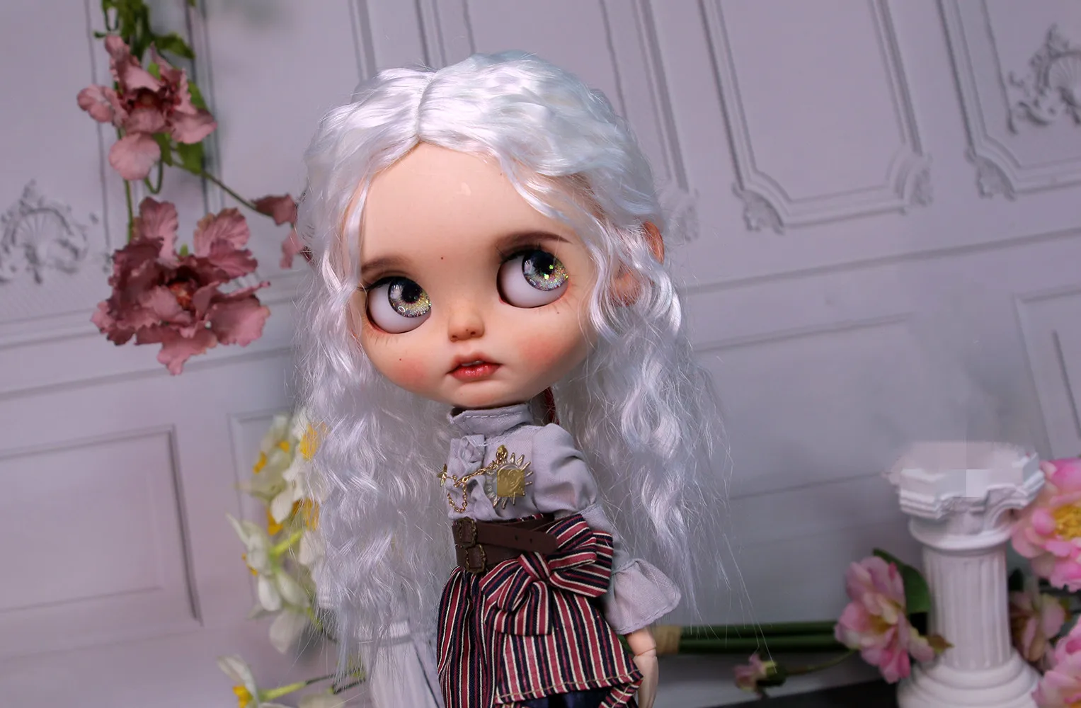 Искусственные волосы Blythes для кукол, размер 1/6, модные кудрявые волосы, мягкий шелк, кукуруза, холодный белый парик
Искусственные волосы Blythes для кукол, размер 1/6, модные кудрявые волосы, мягкий шелк, кукуруза, холодный белый парик