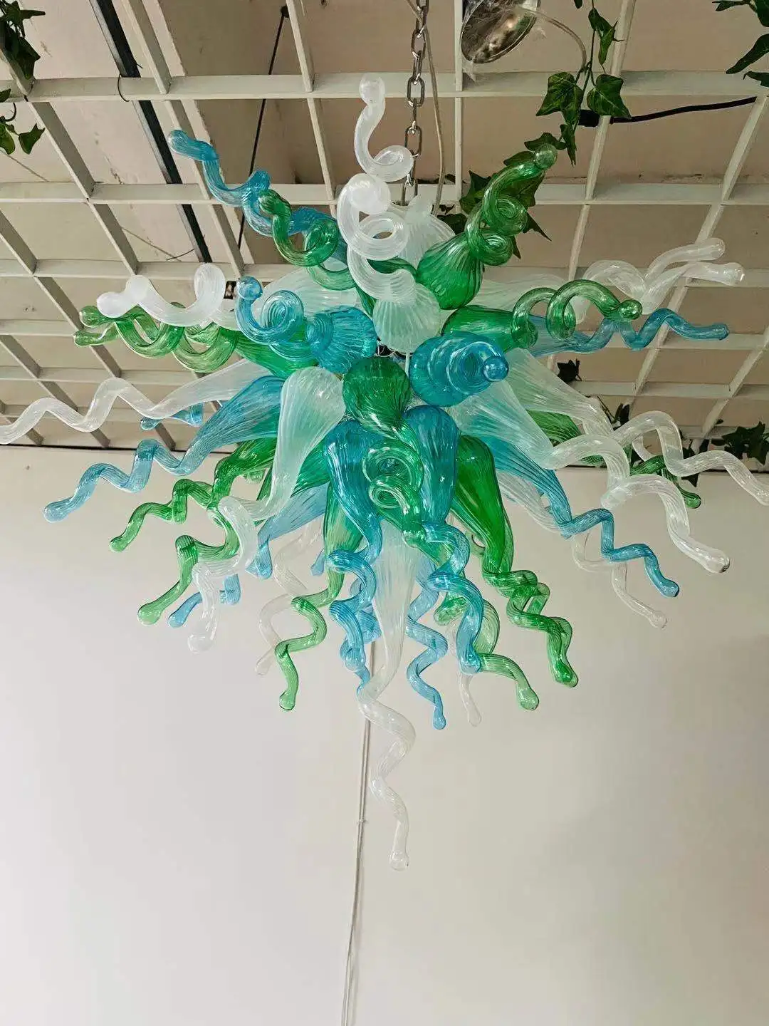 Colorful Hand Blown Glass Chandelier Murano glass Art Decorative Designer Glass Pendant Lamps
Colorful Hand Blown Glass Chandelier Murano glass Art Decorative Designer Glass Pendant Lamps