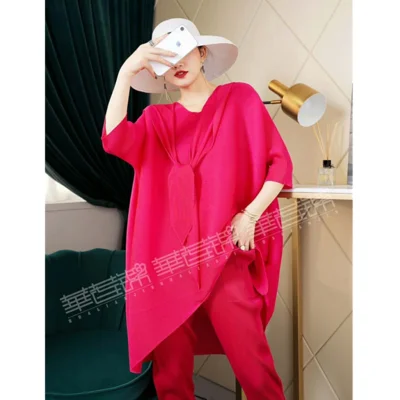 HOT SELLING Miyake folds fashion Loose solid color half sleeve hooded collar long T-shirt IN STOCK
HOT SELLING Miyake folds fashion Loose solid color half sleeve hooded collar long T-shirt IN STOCK
