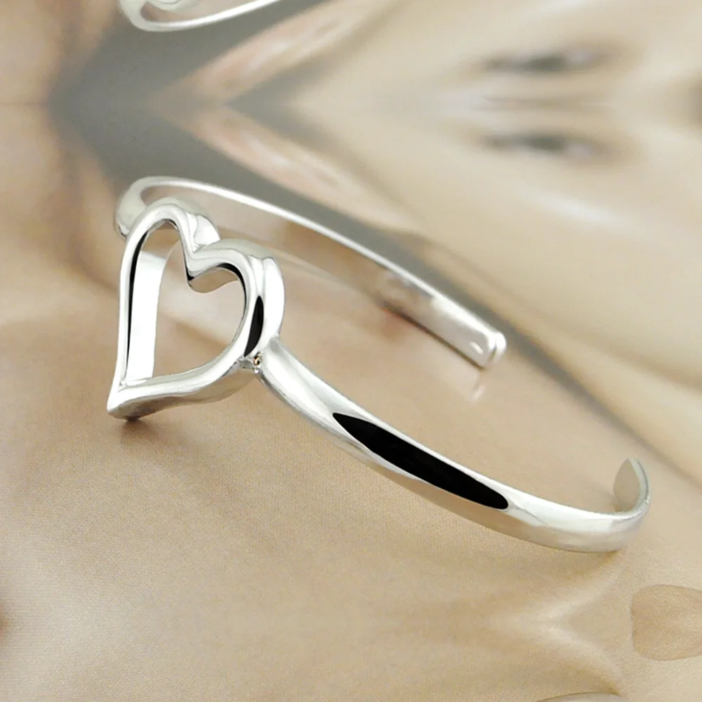 Fashion Simple Hear Bangle 925 Sterling Silver Love Heart Open Bracelets For Women Jewelry Party Birthday Holiday Gift
Fashion Simple Hear Bangle 925 Sterling Silver Love Heart Open Bracelets For Women Jewelry Party Birthday Holiday Gift