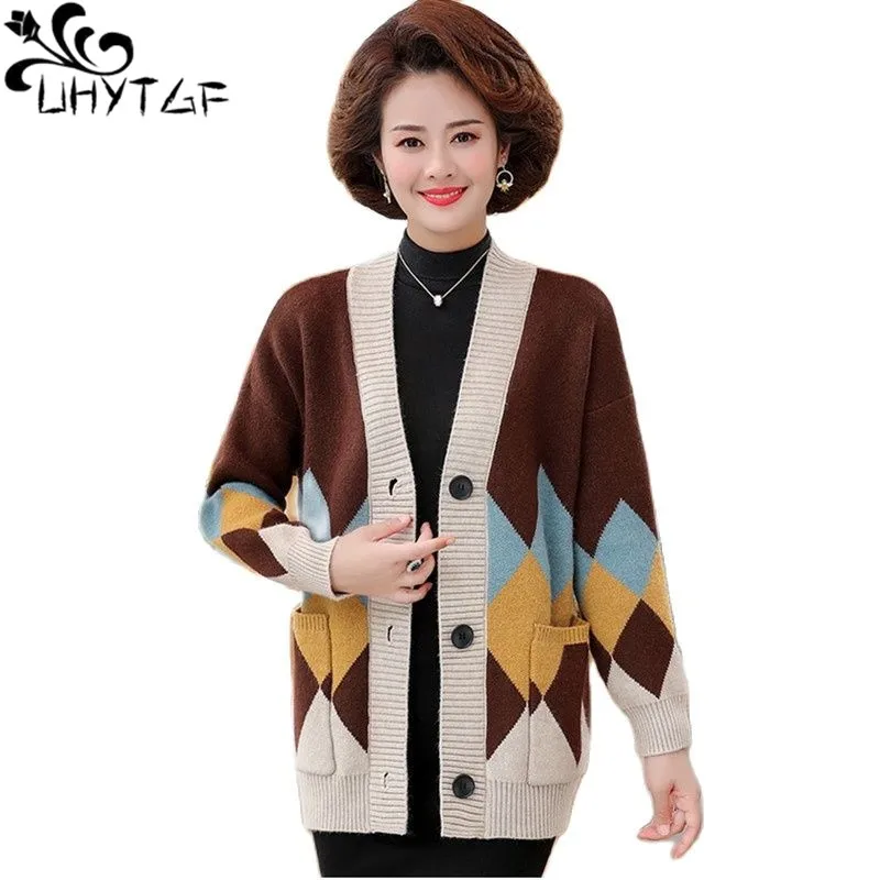 UHYTGF 2022Mother Spring Autumn Sweater Coat Fashion Plaid Single-Breasted Knitted Cardigan Women Loose Size Sweater Jacket 1556
UHYTGF 2022Mother Spring Autumn Sweater Coat Fashion Plaid Single-Breasted Knitted Cardigan Women Loose Size Sweater Jacket 1556